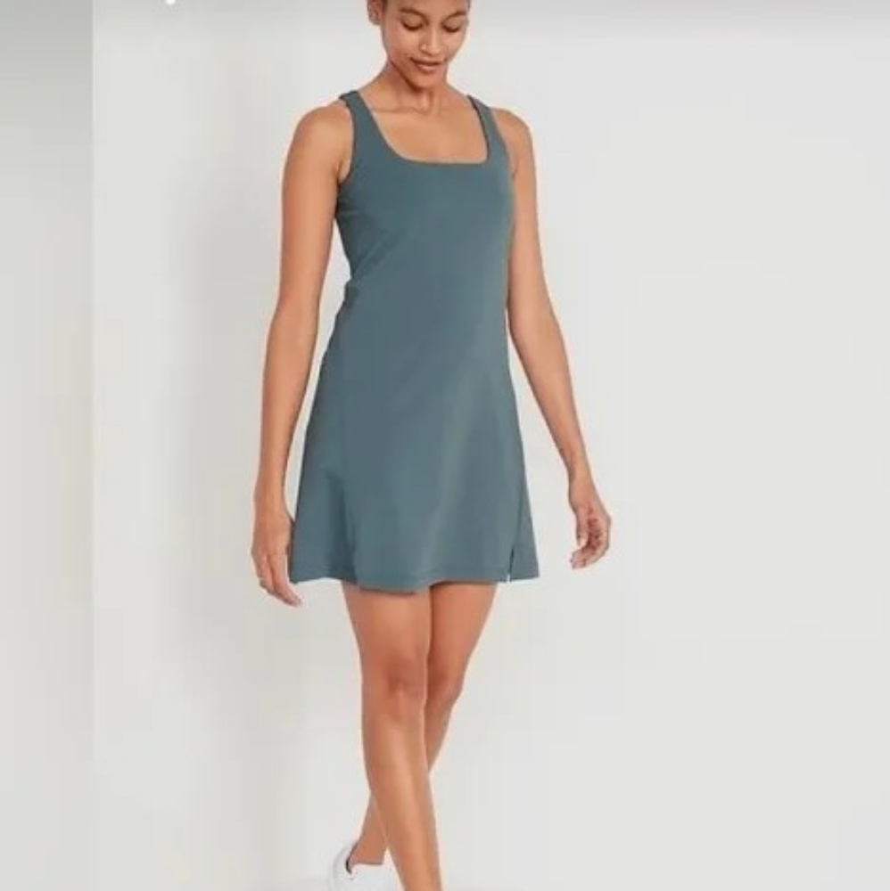 Old Navy Women's Powersoft Sleeveless Shelf-Bra Support Dress Color: Blue